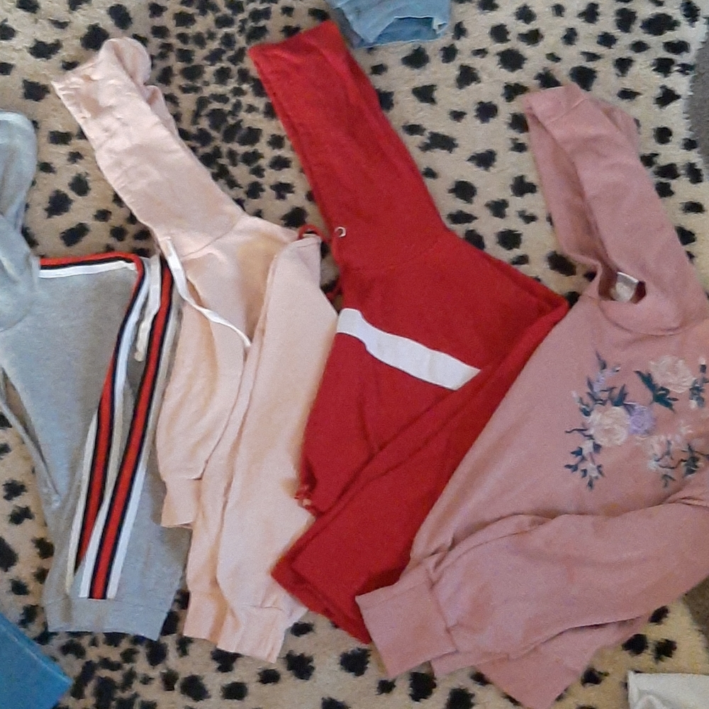 4 crop top sweatshirts